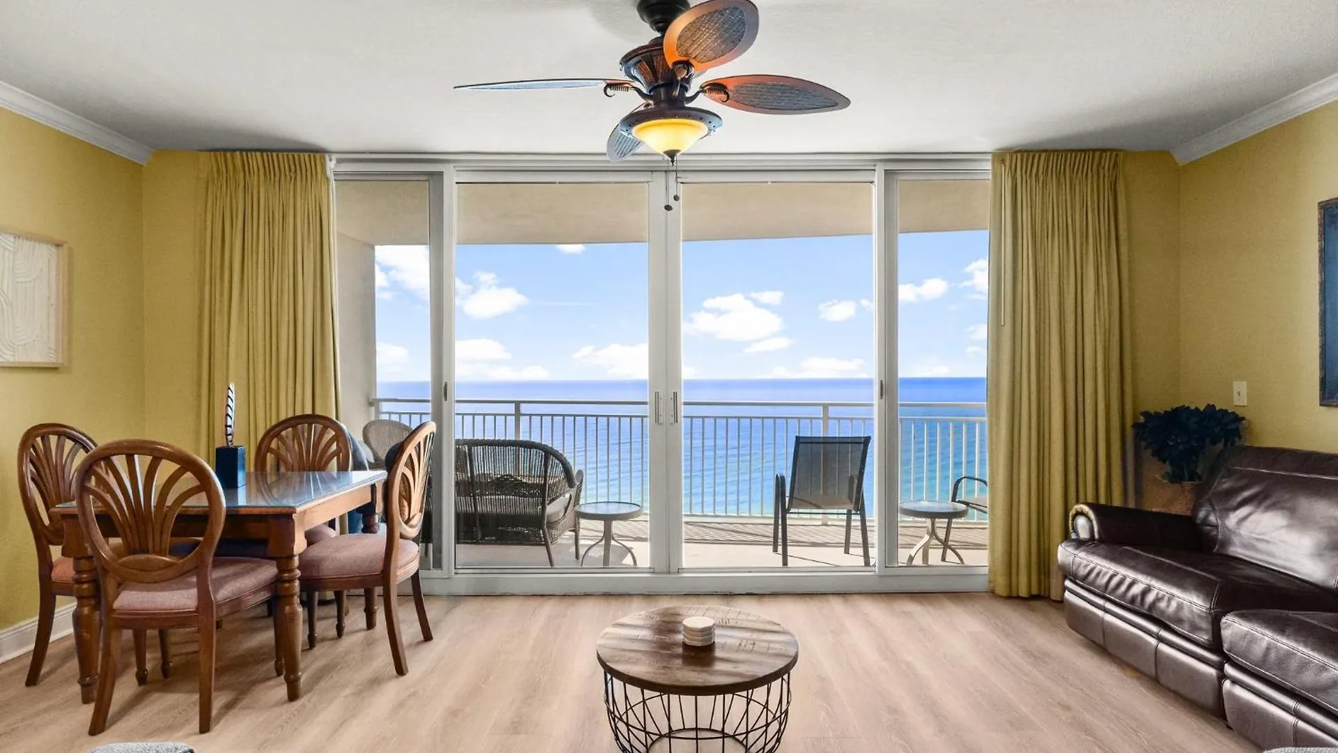 Emerald Beach Resort 1834 Condo بنما سيتي بيتش